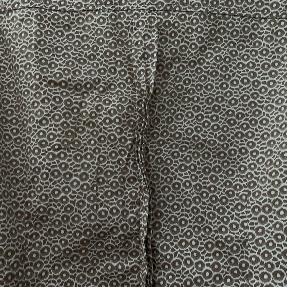 NEW YORK & COMPANY - Patterned Collared Button Up - Picture 5 of 6